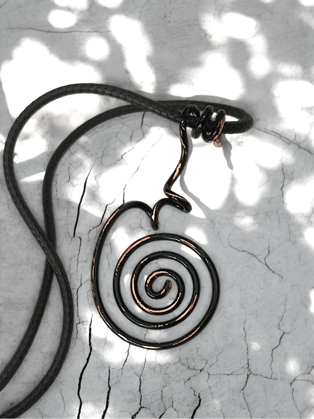 5 For $25💫Alternative Black Wire Swirl Pendant Necklace